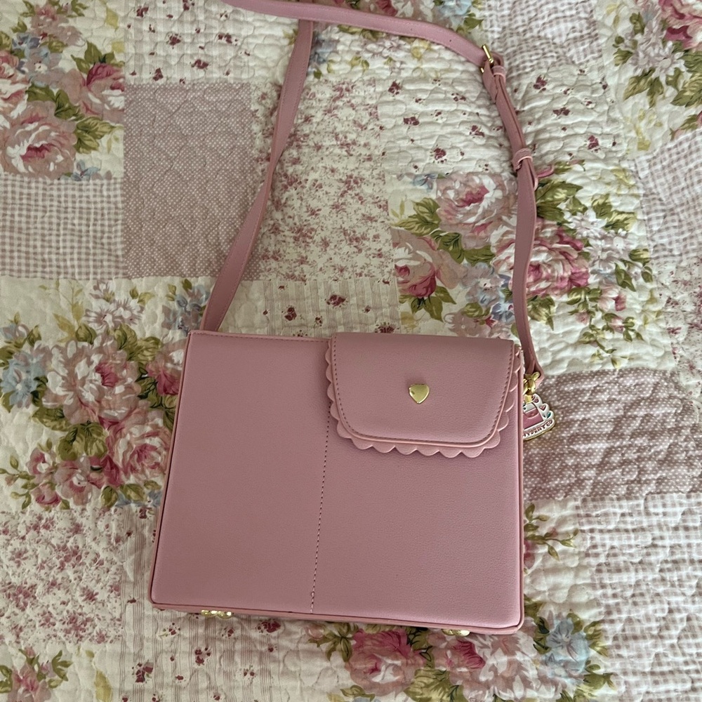 Kate Gabrielle Water bottle Purse
